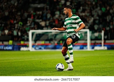 罗马诺：滕哈格正与阿贾克斯谈回归执教，但尚未做出决定